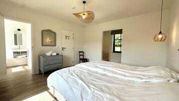 11 chambres, fer et planche Ă repasser, accĂšs Internet, draps fournis