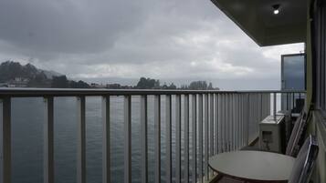 Superior Double Room, Balcony, Lake View | Property grounds