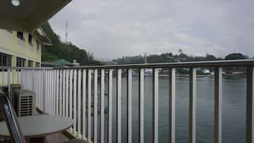 Superior Twin Room, Balcony, Lake View | Property grounds