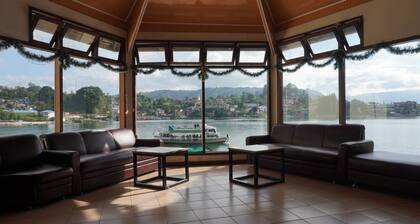 Siantar Hotel Parapat