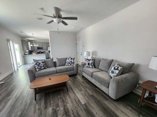 Welcome to Luxury at Snowmill. Charming 4-bedroom house in Woodruff. SC.