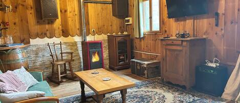 تلفزيون ذكي، مدفأة، ستيريو