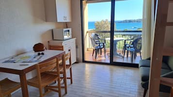 Classic Apartment, Multiple Beds | Terrace/patio