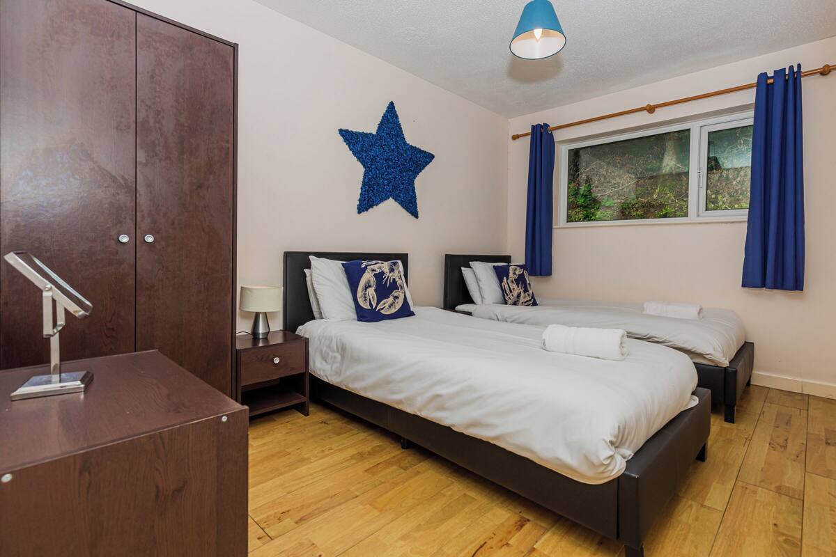 Bungalow, Garden View | Iron/ironing board, free WiFi