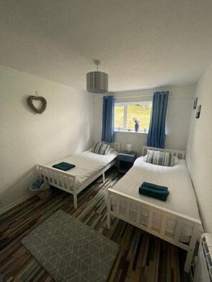 Iron/ironing board, free WiFi - Reserve Worldwide (Gunnislake)