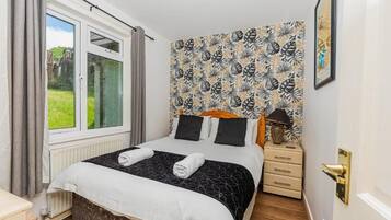 Superior Cottage, Garden View | Iron/ironing board, free WiFi