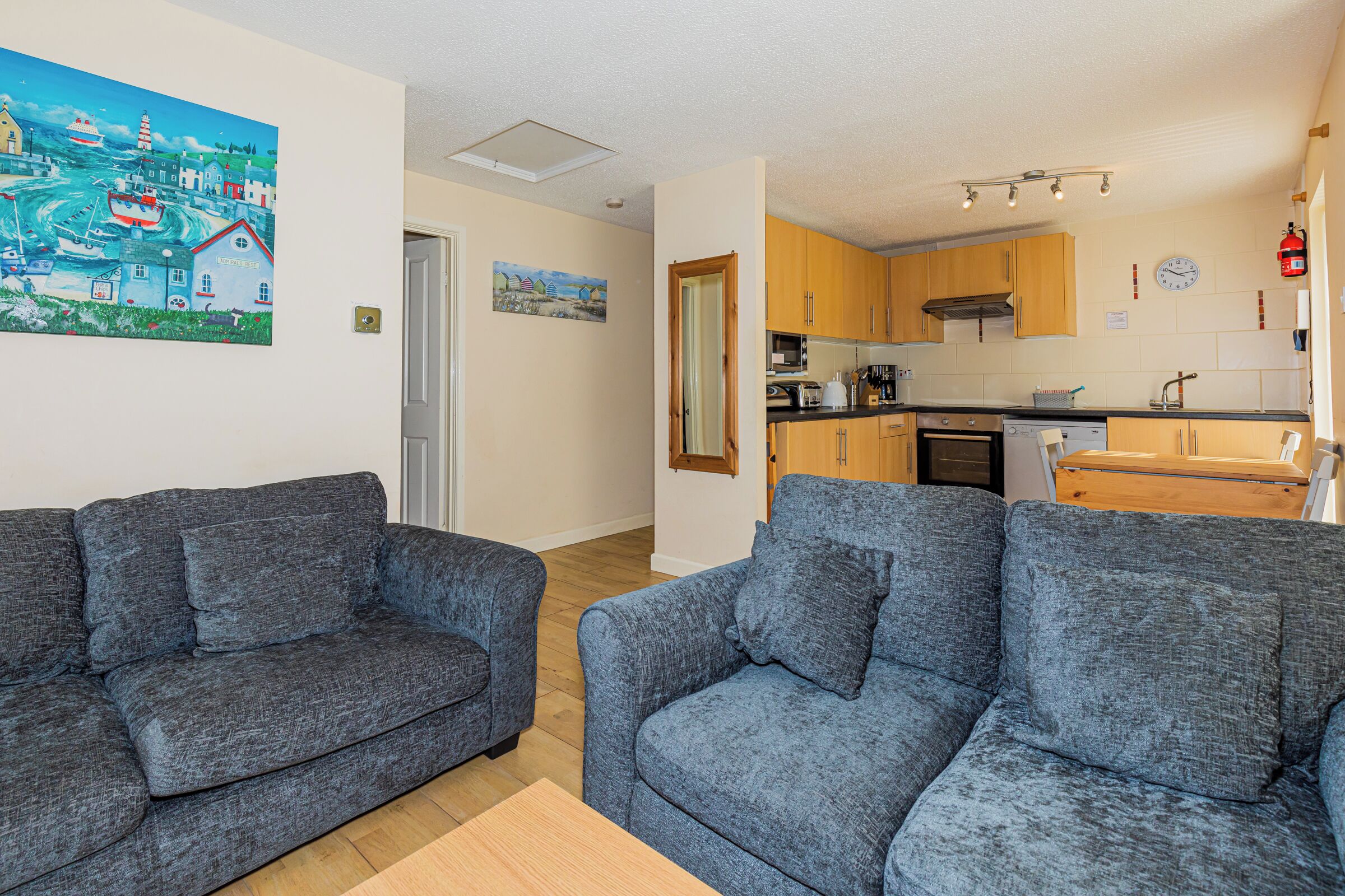 Bungalow, Garden View | Living area