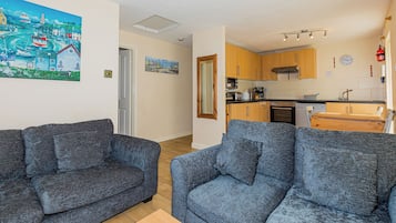 Bungalow, Garden View | Living area