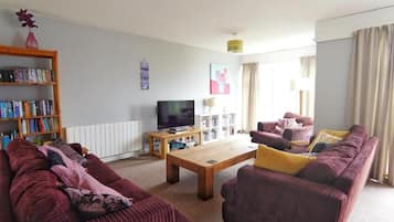 Standard Townhome, Park View | Living area