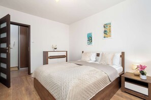 3 bedrooms, desk, iron/ironing board, travel cot - Jabłońskiego 7 Rzeszów | Family Apartment in Center with Air Conditioning (Rzeszów)