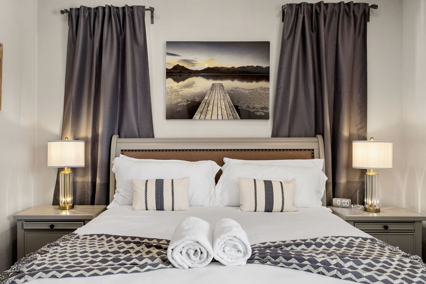 Ferros/tábuas de passar roupa, berço de viagem, Wi-Fi de cortesia