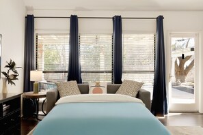 Iron/ironing board, travel cot, free WiFi, bed sheets - Game Lounge + Fire Table Retreat w/ Private Pool (San Antonio)