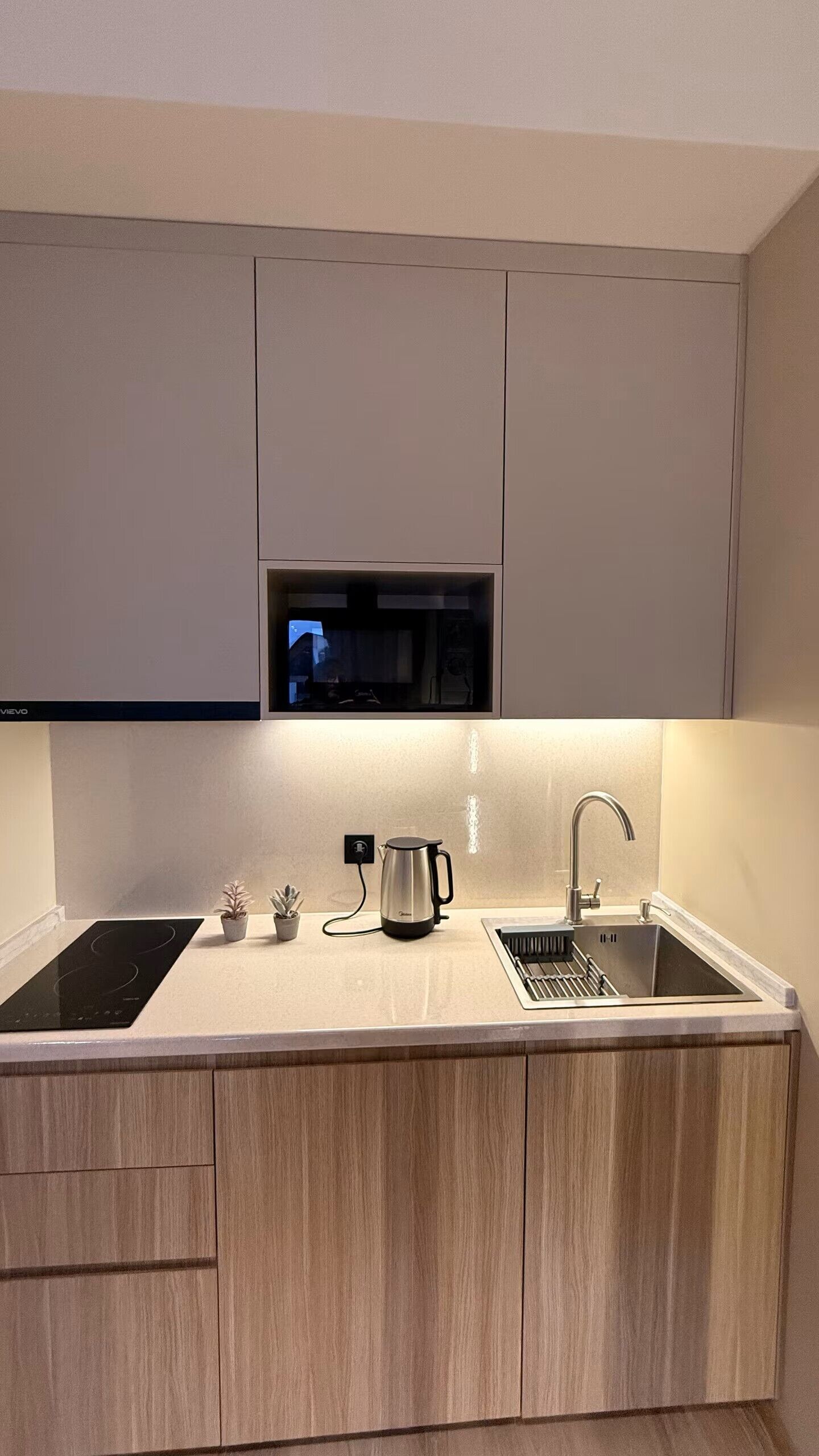 Mikrobølgeovn og kokeplater