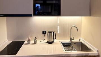 Mikrobølgeovn og kokeplater