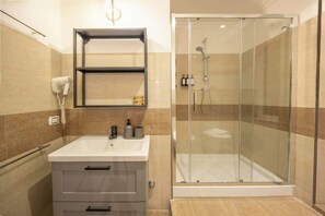 Shower, hair dryer, shampoo - BuddyRent · Ghetto · Campo de' Fiori · 6 ospiti (Roma)