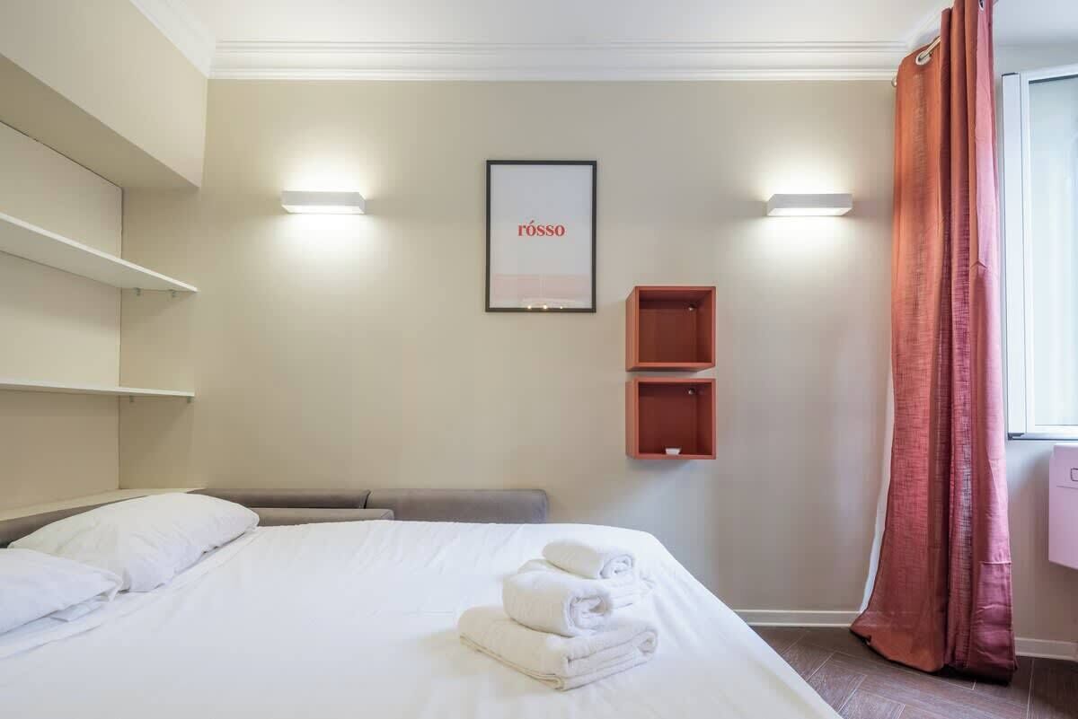 2 habitaciones, tabla de planchar con plancha, cuna de viaje y wifi 
