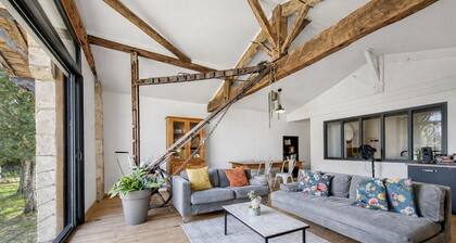 Loft de charme dans un ancien chai viticole - piscine, parc, estuaire, océan