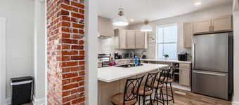 7 Minute Walk to the Hospital, Newly Remodeled 3BD, Perfect for Long Stays