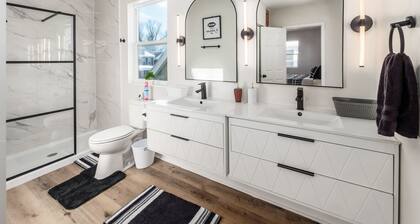 7 Minute Walk to the Hospital, Newly Remodeled 3BD, Perfect for Long Stays
