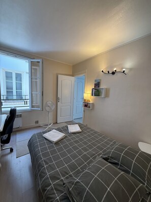 2 bedrooms, iron/ironing board, WiFi, bed sheets - Comfortable apartment in Levallois - Near Paris (Levallois-Perret)