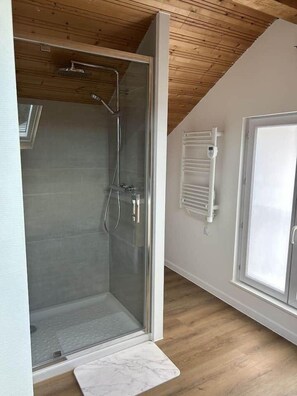 Shower - Les Coteaux III (Gérardmer)