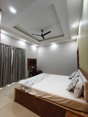 Free WiFi - Aditya Guest House (Varanasi)