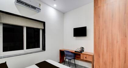 Townhouse Oak L B Nagar Metro Station