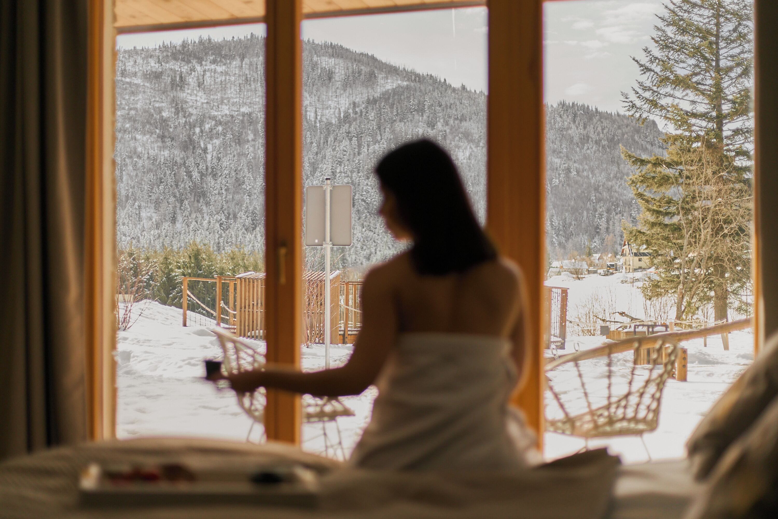 Suite monolocale Deluxe, caminetto, vista montagna | Biancheria da letto di alta qualità, con stile personalizzato