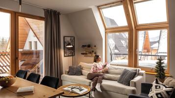 Superior Apartment, 3 Bedrooms, Sauna, Mountain View | Living area | 40-inch flat-screen TV with cable channels, Netflix, streaming services