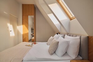 Superior Apartment, 3 Bedrooms, Air conditioning, Mountain View | Premium bedding, individually decorated, individually furnished