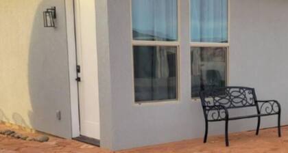 1-bedroom with AC in scenic Page, newly build home at the edge of the desert