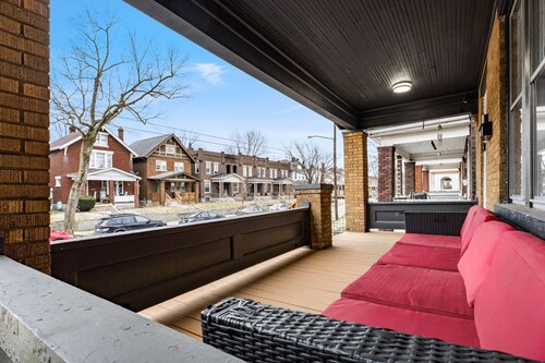 Minutes to Hospital, Cozy 3BR w/ Game Room, Family-Friendly