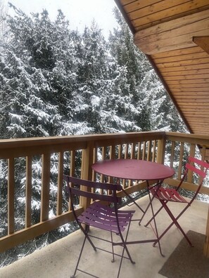 Outdoor dining - Le doux refuge, apartment close to the slopes (Les Allues)