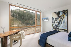 3 bedrooms, WiFi - NEW! Deer Valley Retreat Ski-in/Ski-out w/Pool (Park City)
