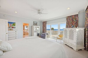 6 bedrooms, desk, iron/ironing board, WiFi - Quiet Tide Oceanfront Family Retreat (Jacksonville Beach)