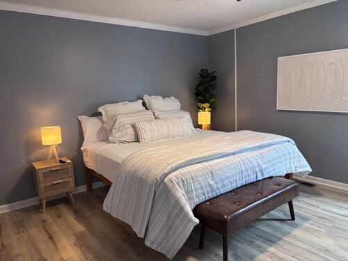 Basecamp on Redtop - Lakepoint, renovated, firepit