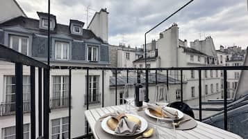 Apartment, City View | Outdoor dining