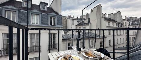Apartment, City View | Outdoor dining