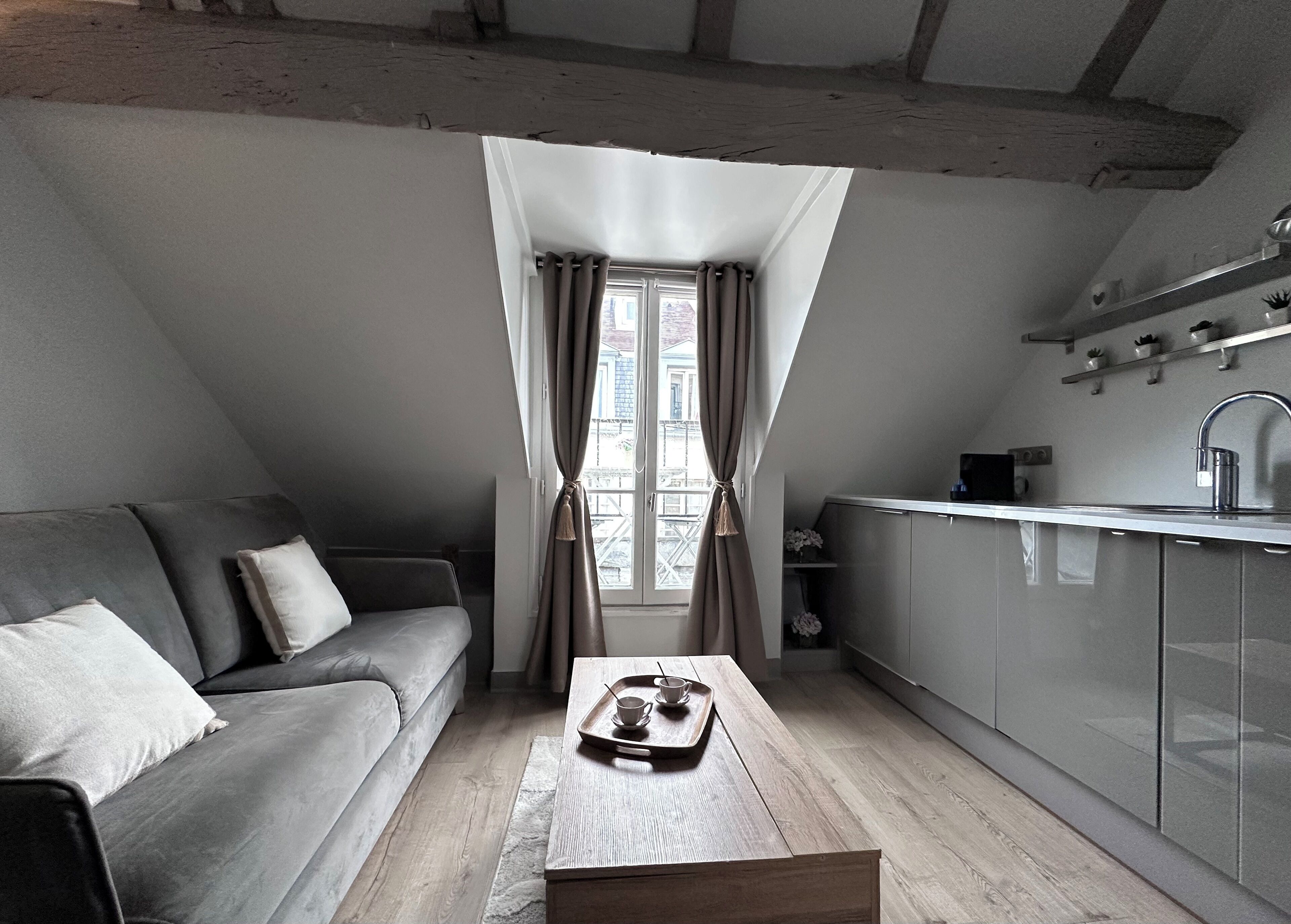 Huoneisto, kaupunkinäköala | Oleskelualue