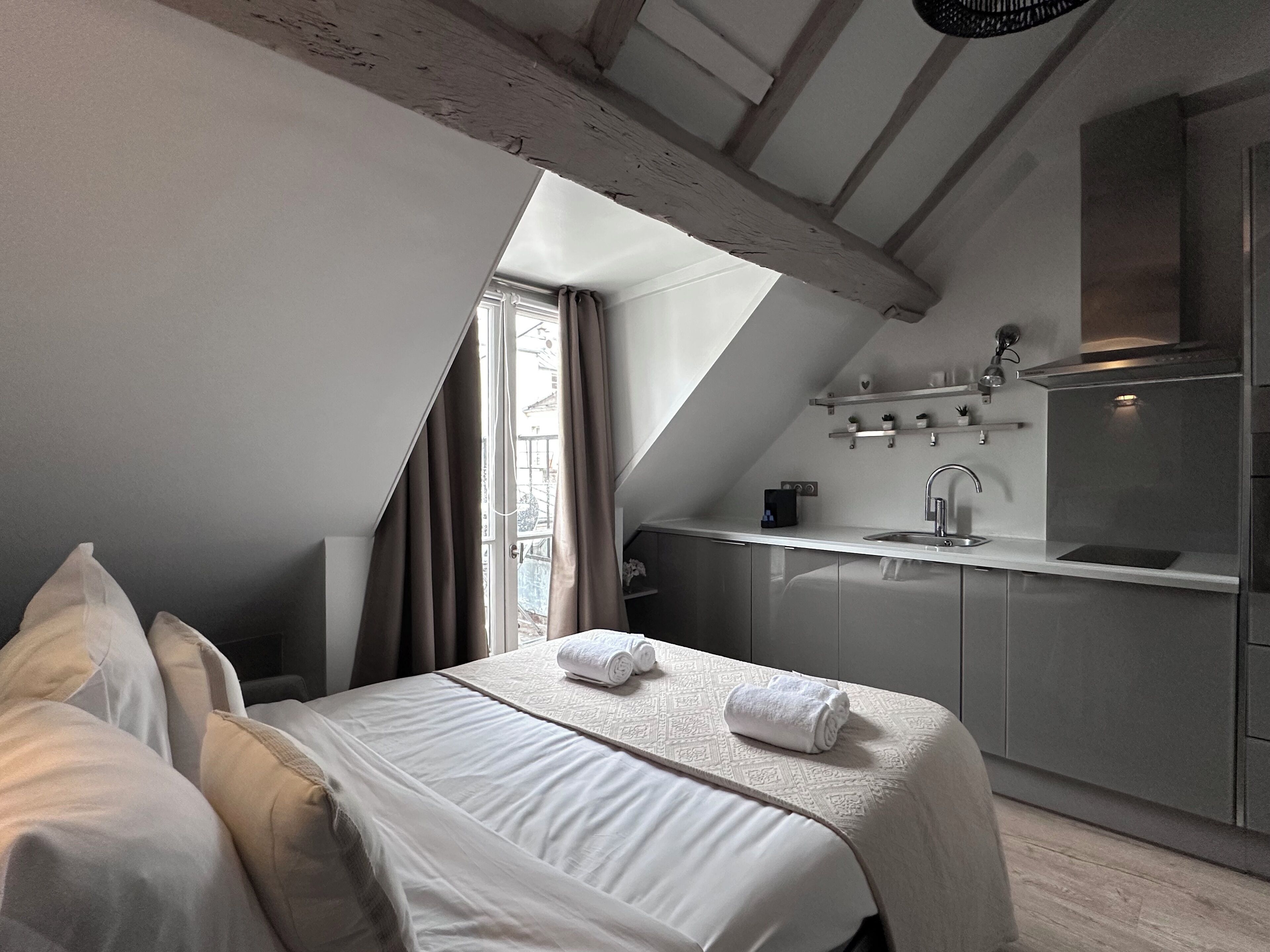 Lägenhet - utsikt mot staden | Strykjärn/strykbräda och gratis wi-fi