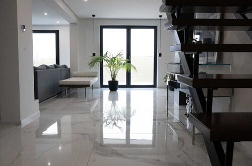 Luxus Penthouse: Pool, Whirlpool & Sauna I 20min to Munich