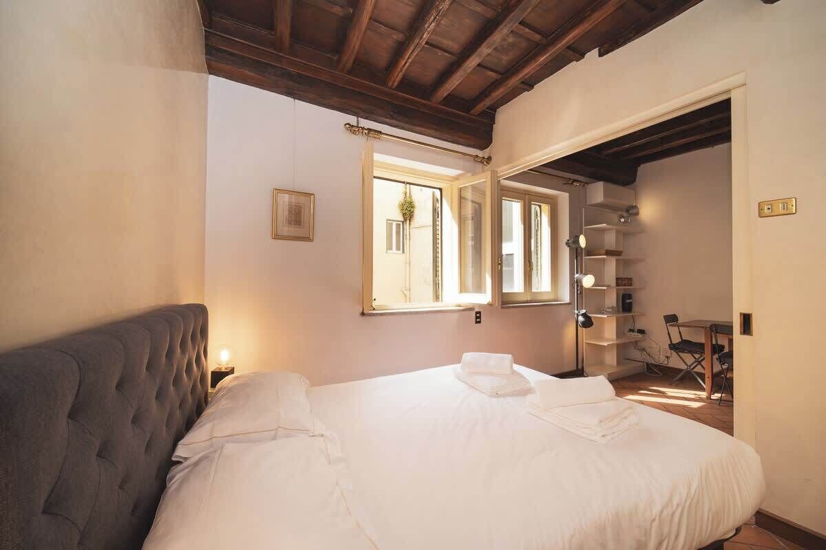 Fer et planche à repasser, lit de bébé portatif