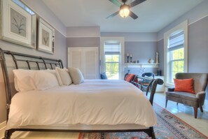 Iron/ironing board, internet, bed sheets