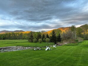 Property grounds - Peaceful Vermont Farmhouse Escape (Dorset)