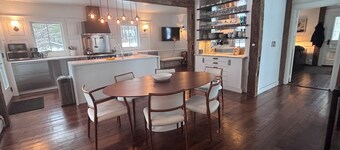 Peaceful Vermont Farmhouse Escape