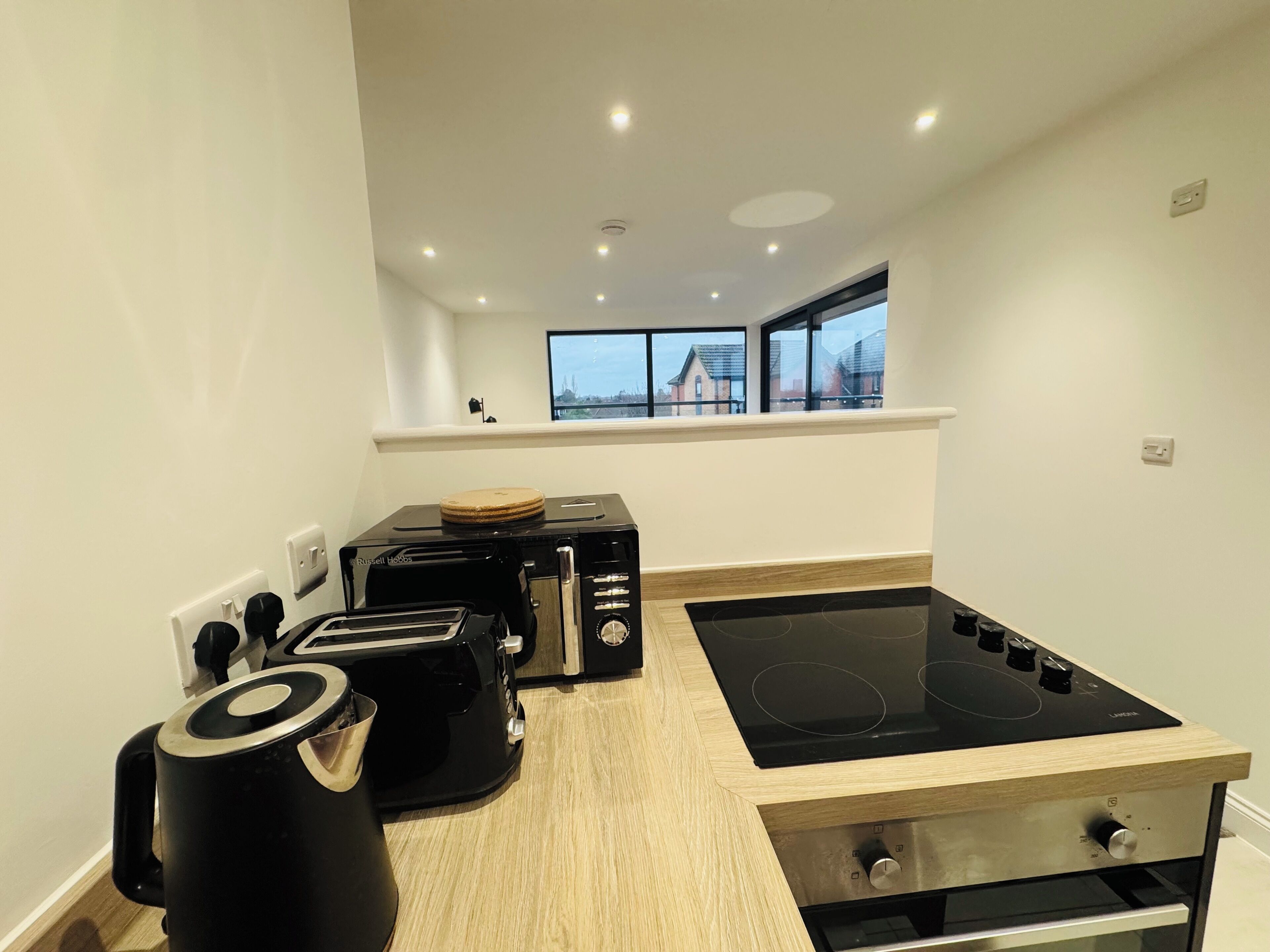 Mikrobølgeovn, ovn og kokeplater