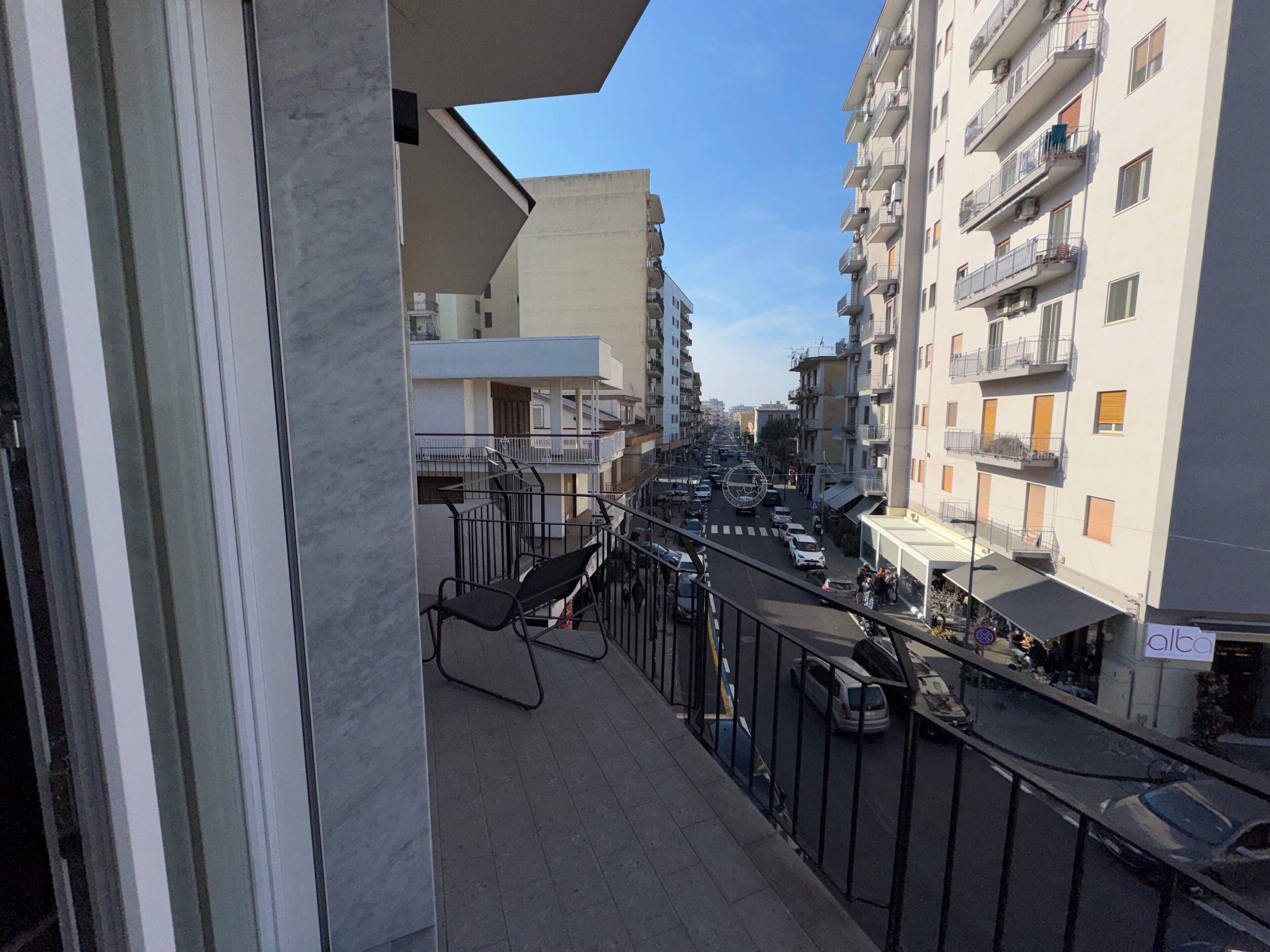 Chambre Quadruple Deluxe, service de ménage, vue ville | Enceinte de l’hébergement