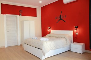 Desk, laptop workspace, blackout drapes, free WiFi - Zero18 Pompei Rooms (Scafati)