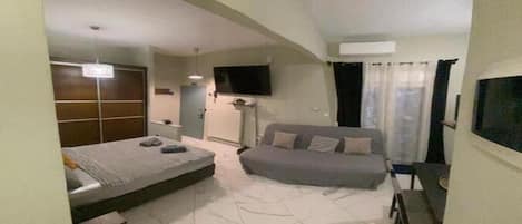 1 bedroom, iron/ironing board, free WiFi, bed sheets