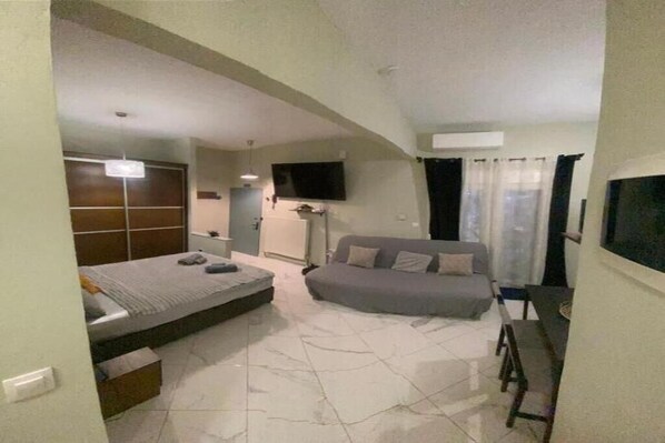 1 bedroom, iron/ironing board, free WiFi, bed sheets